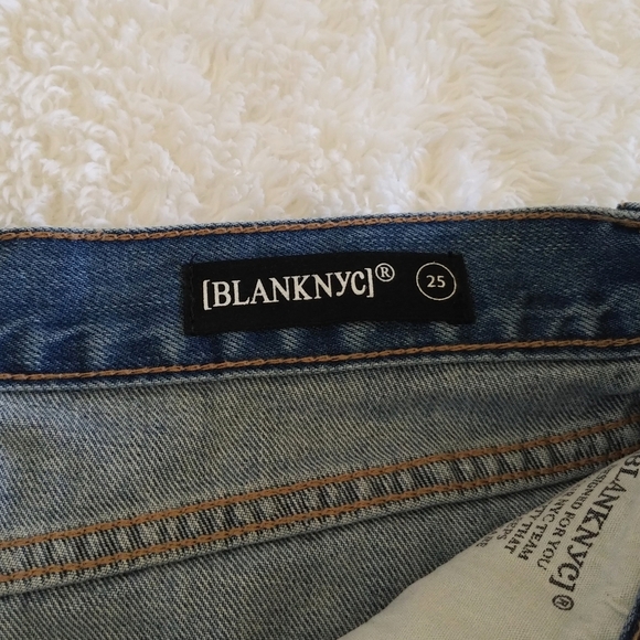 ✨️HP✨️ Blank NYC🗽Raw Hem Skirt - NWT - Picture 3 of 13